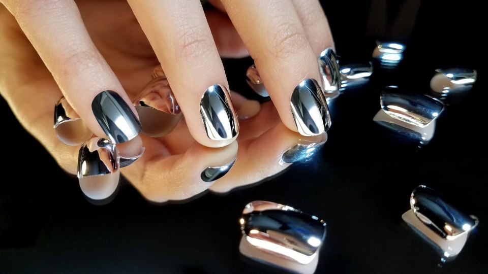 Бежевая втирка для ногтей