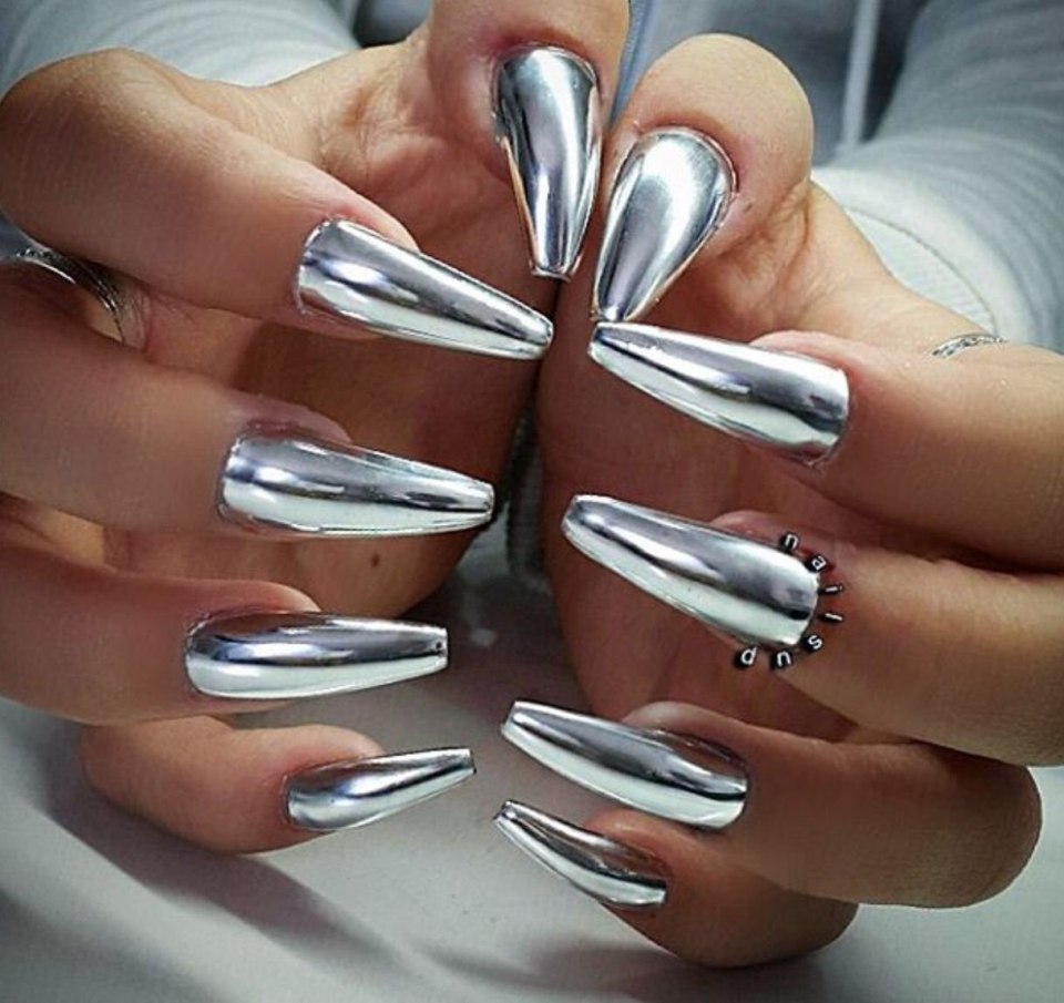 Маникюр с втиркой на длинные ногти