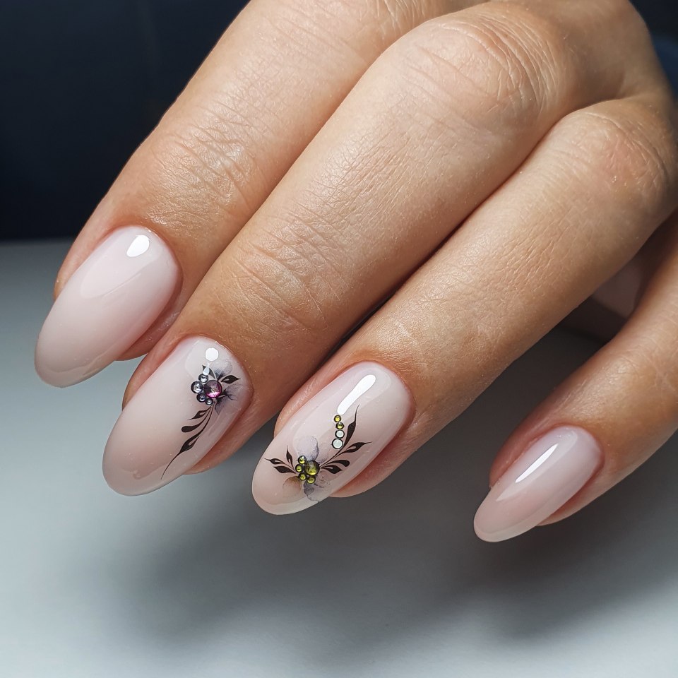 Эстетичный маникюр