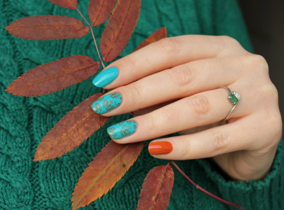 Бирюзовые осенние ногти