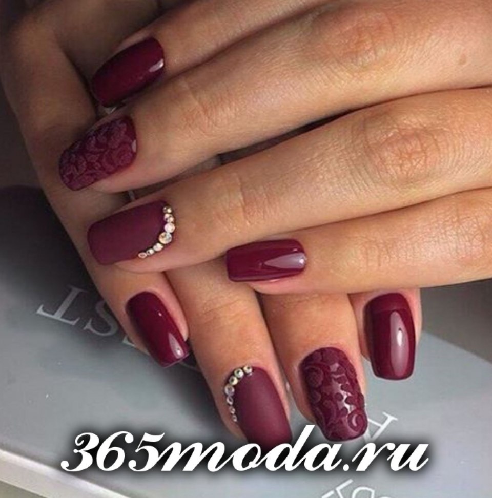 Ногти темно бордовые