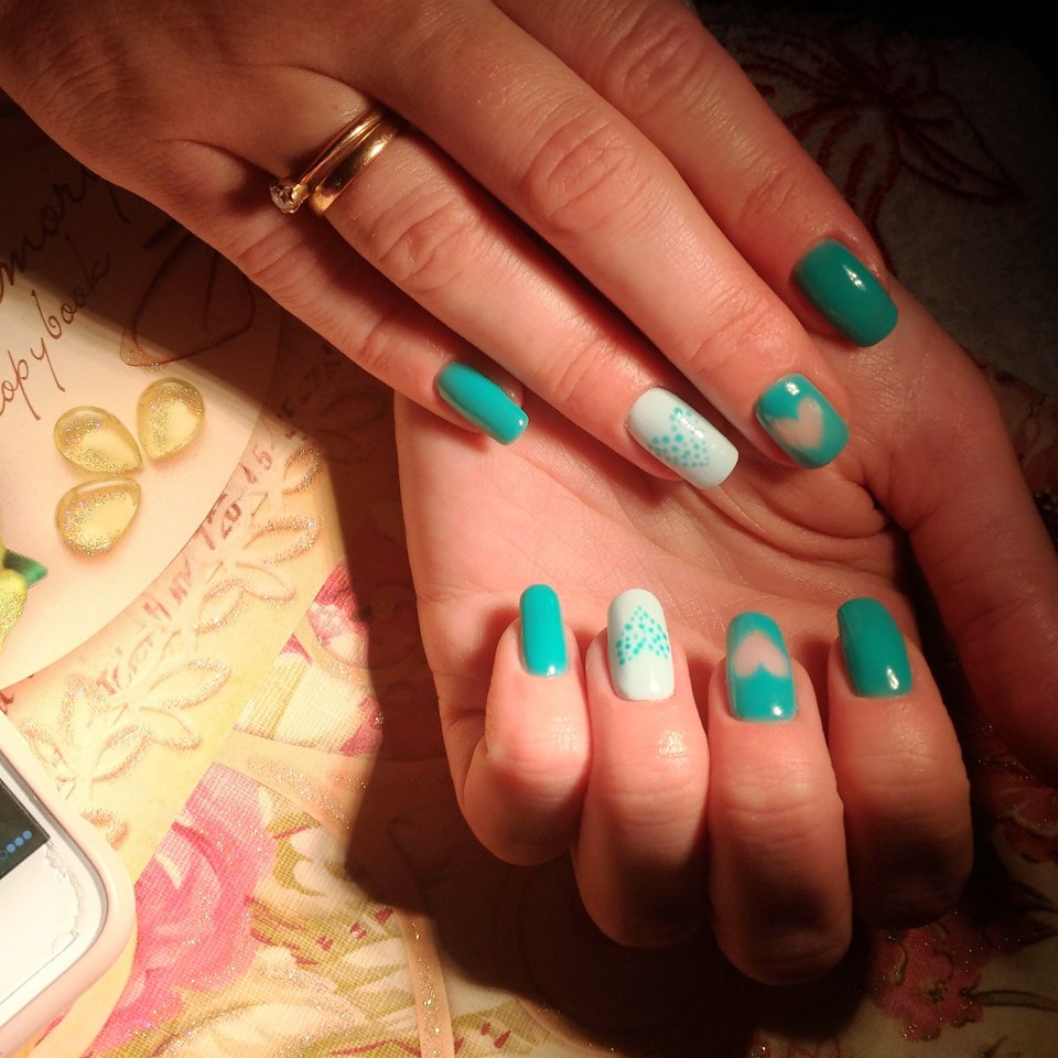 Ногти бирюза с розовым