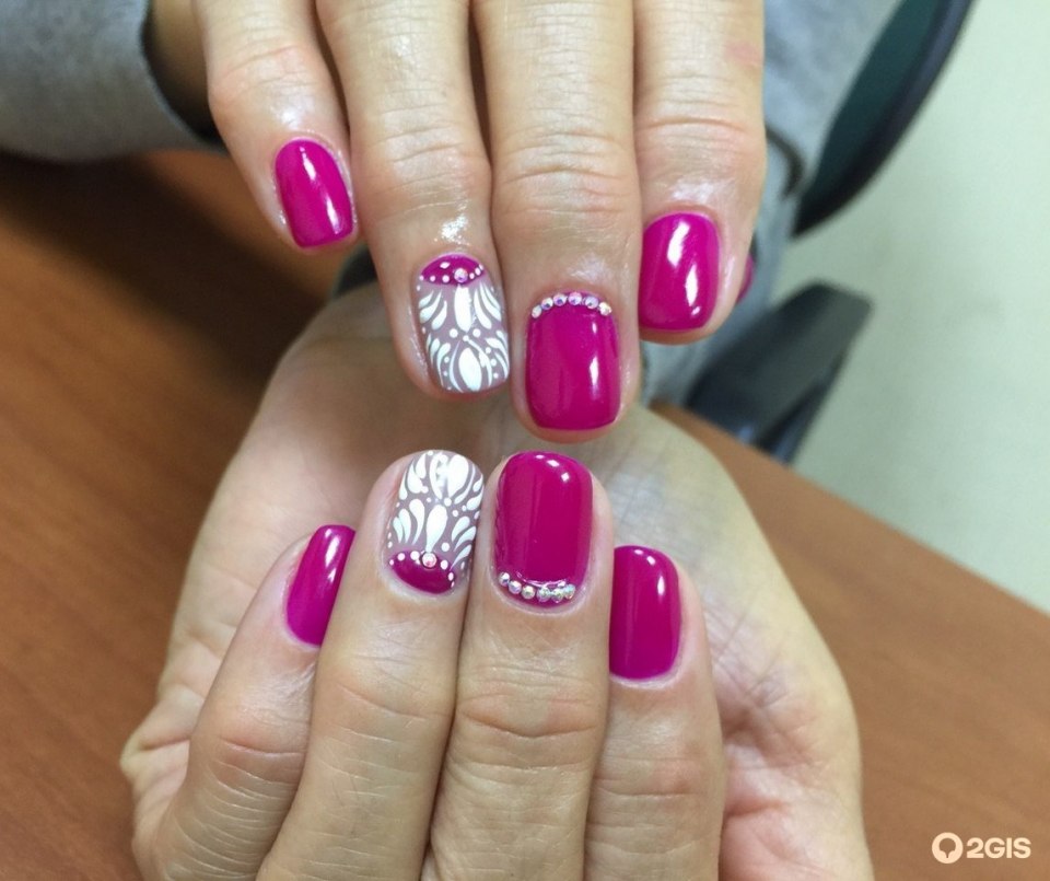 Ногти однотонные клубничный