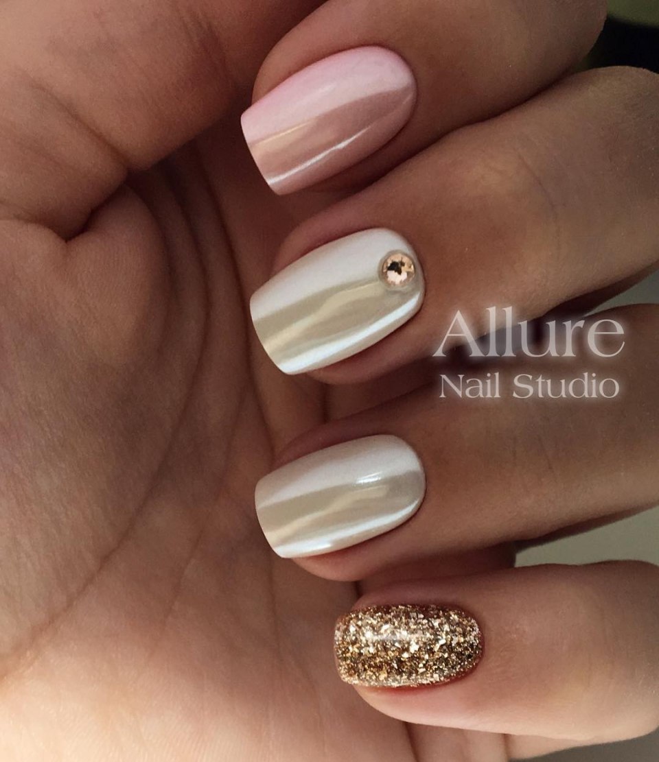 Ногти цвета шампань блестящая