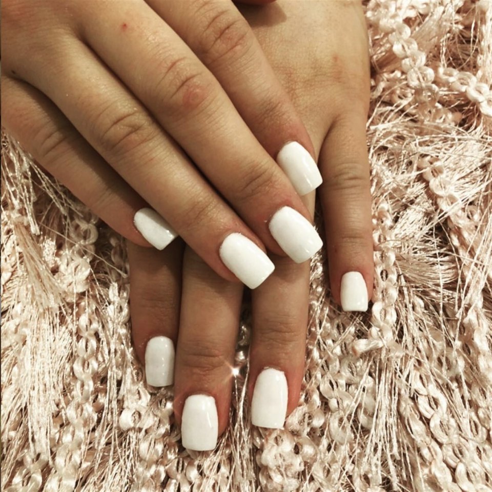 Маникюр цвета шампань