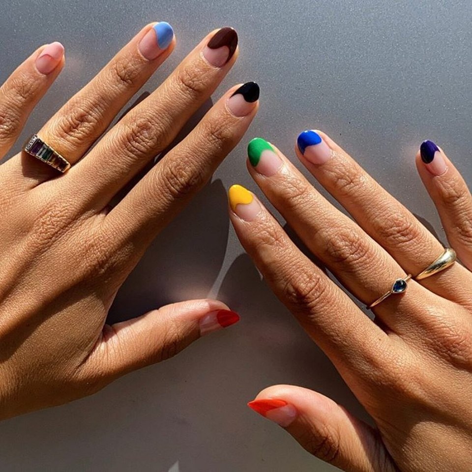 Френч абстракция на ногтях