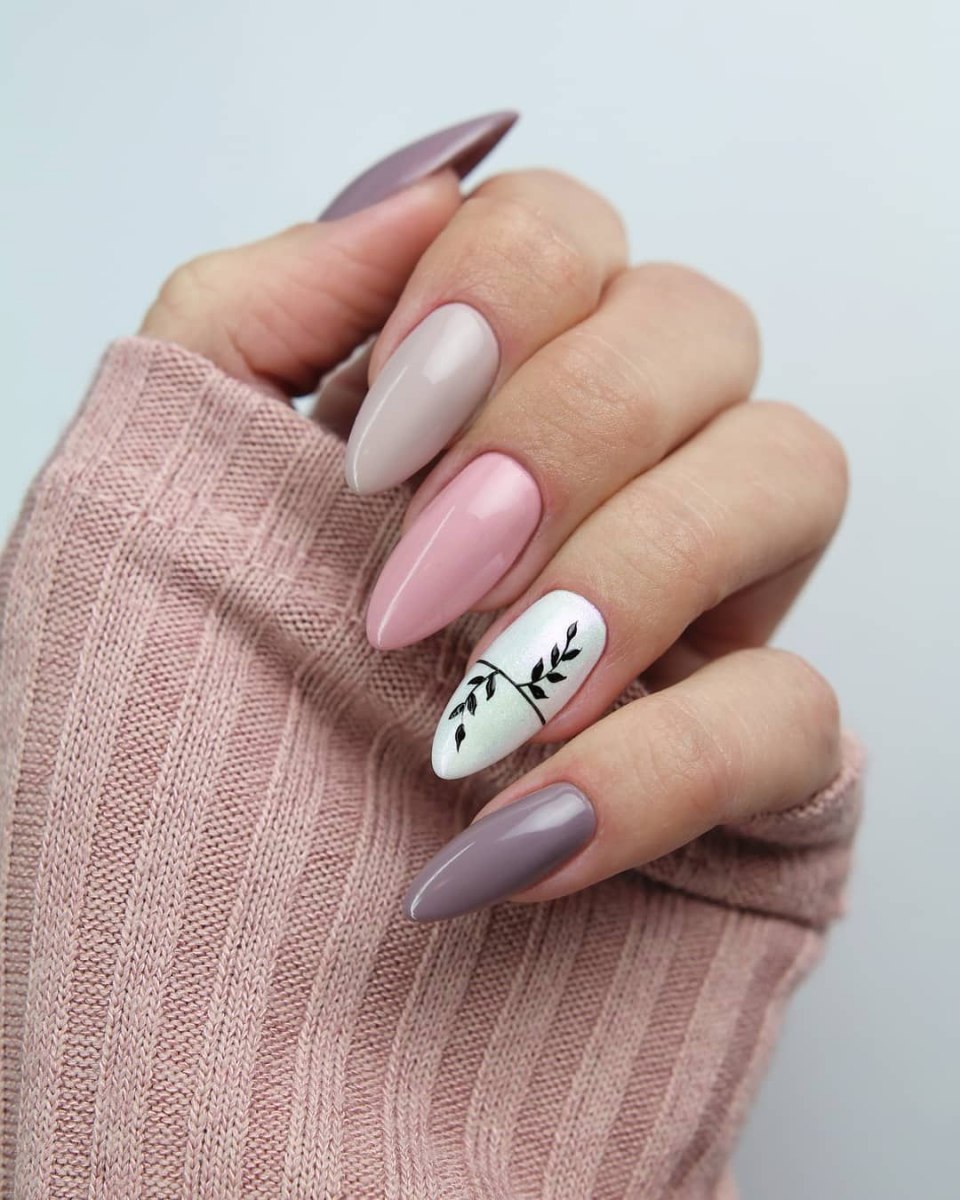 Маникюр на миндаль молодежный