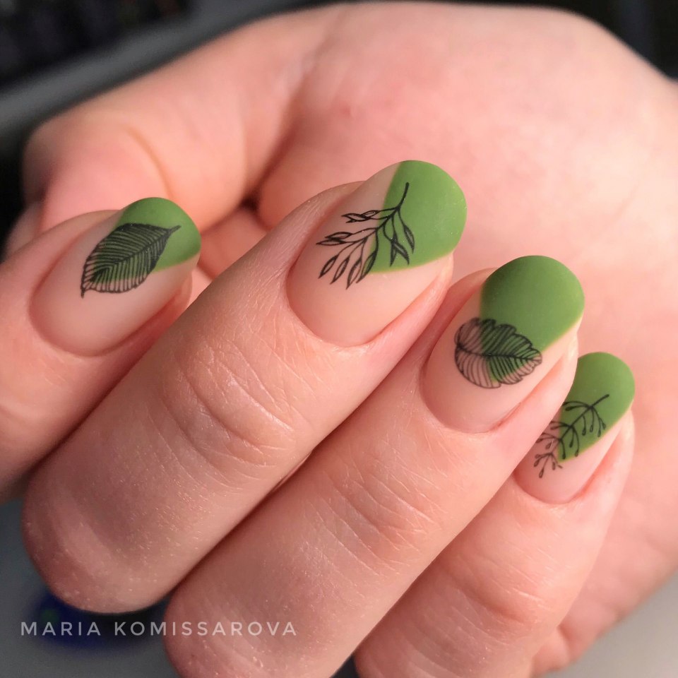 Маникюр цветочки листики