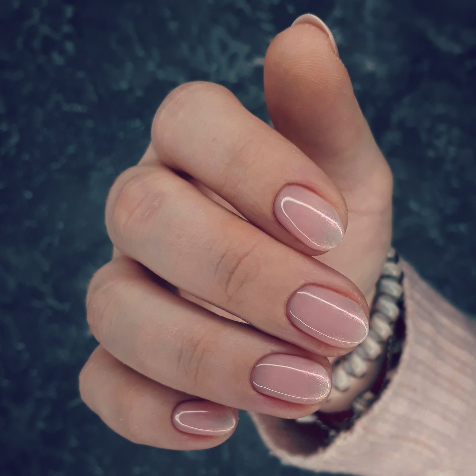 Нюдовые ногти однотонные