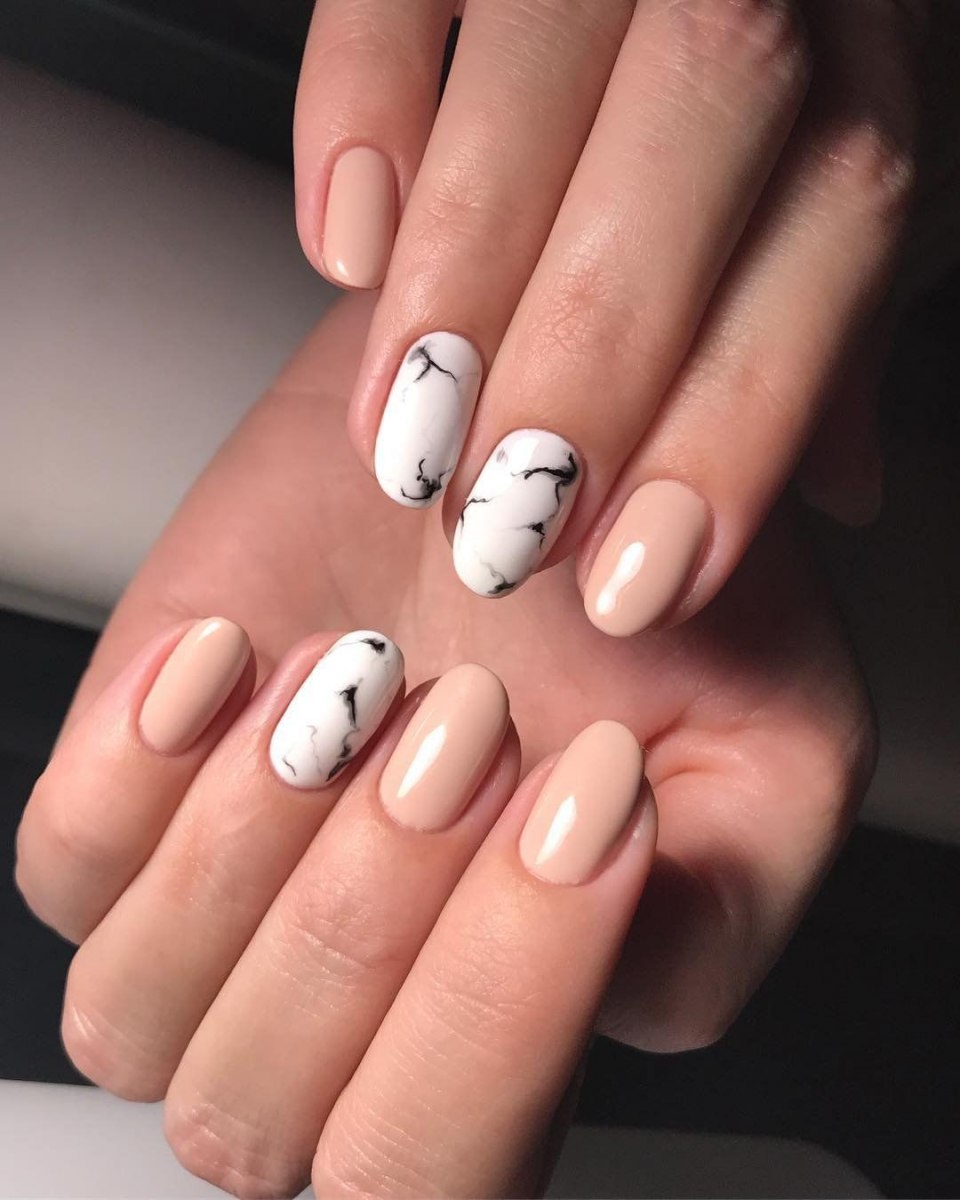 Маникюр на средние ногти