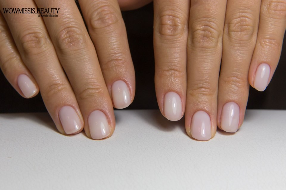 Ногти молочный с другими цветами