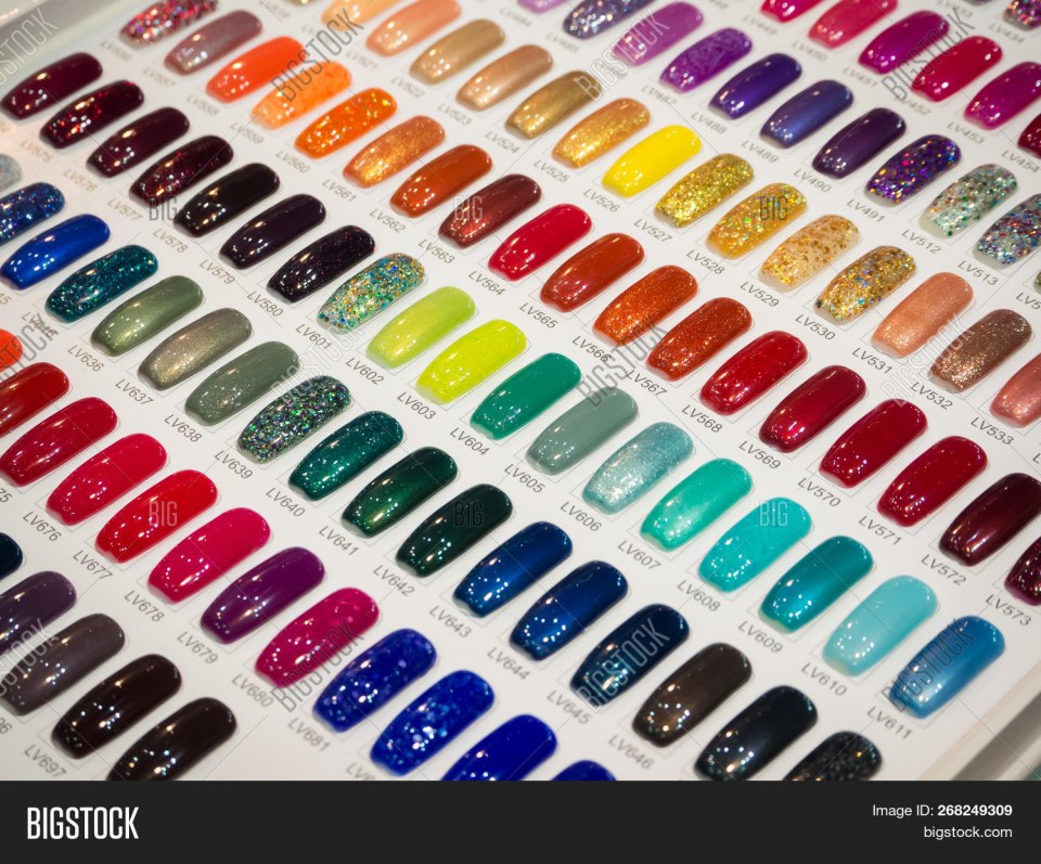 Палитра цветов на типсах гель лаки