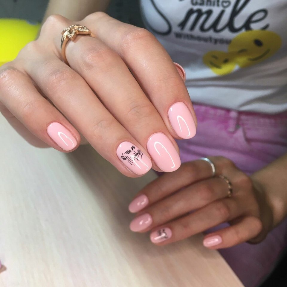 Дизайн ногтей с короной