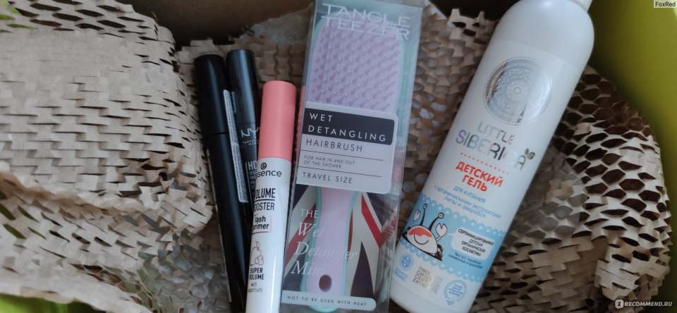 Предметы на черном фоне