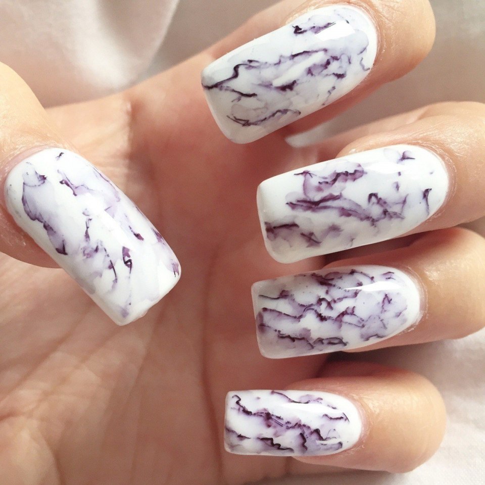 Мрамор на ногтях