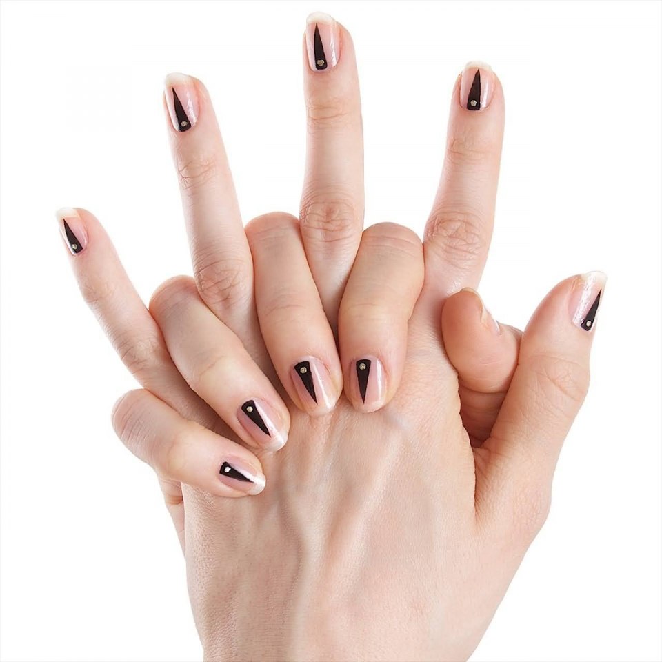 Маникюр на прозрачной основе