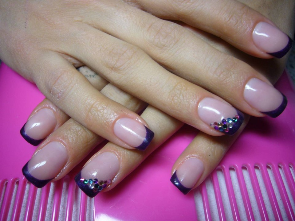 Сиреневый маникюр