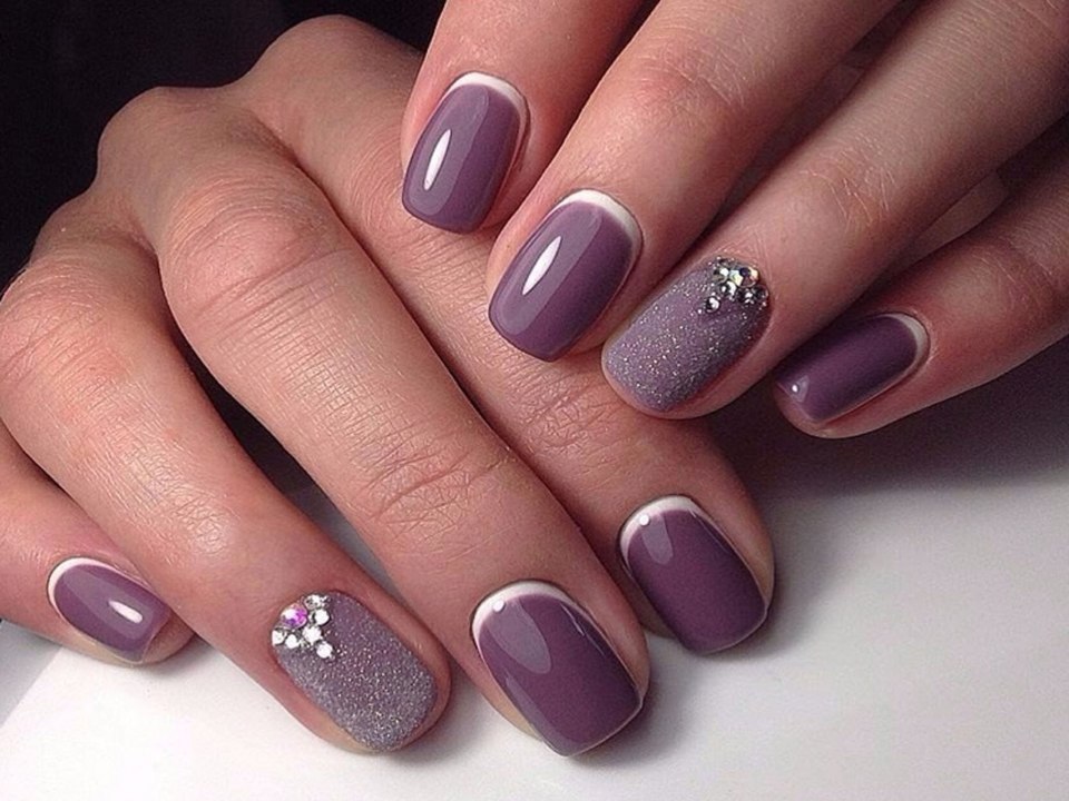 Повседневный маникюр на коротких ногтях