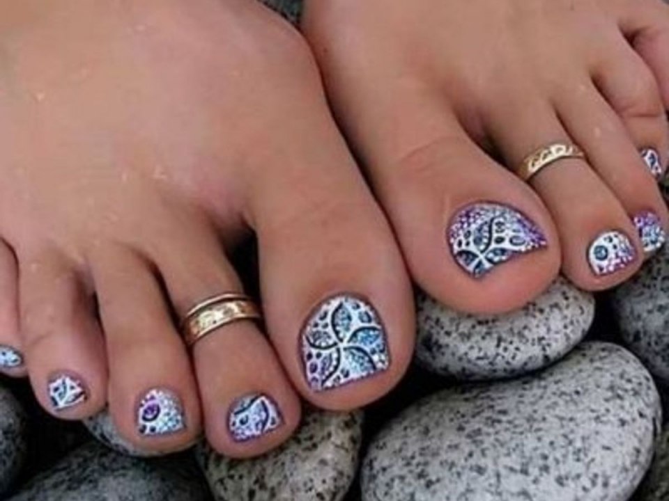 Красивый педикюр