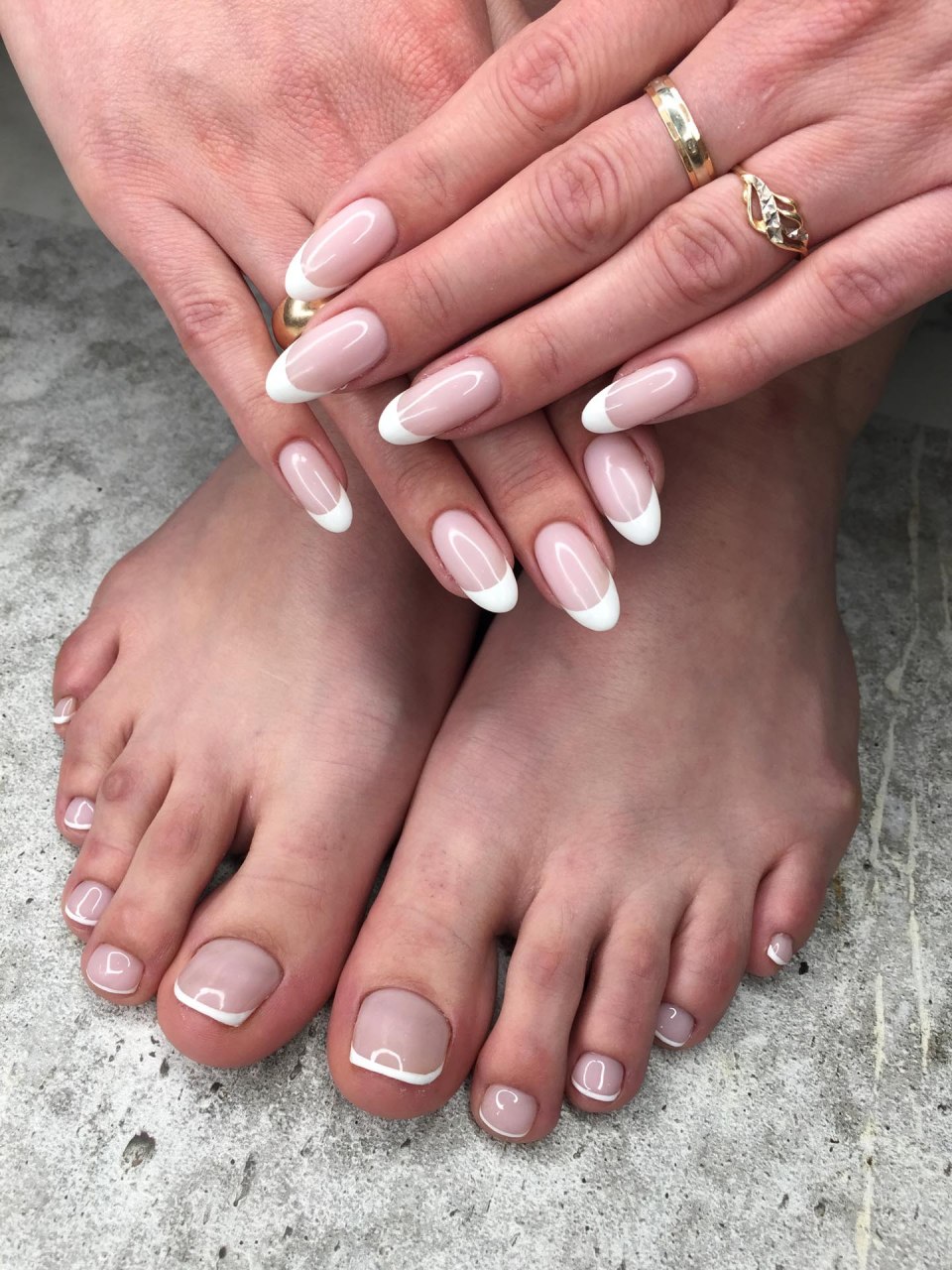 Нежный педикюр