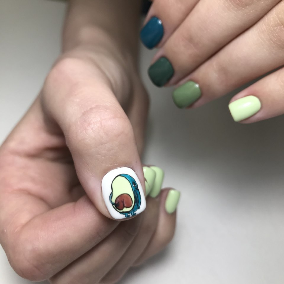 Маникюр под камень