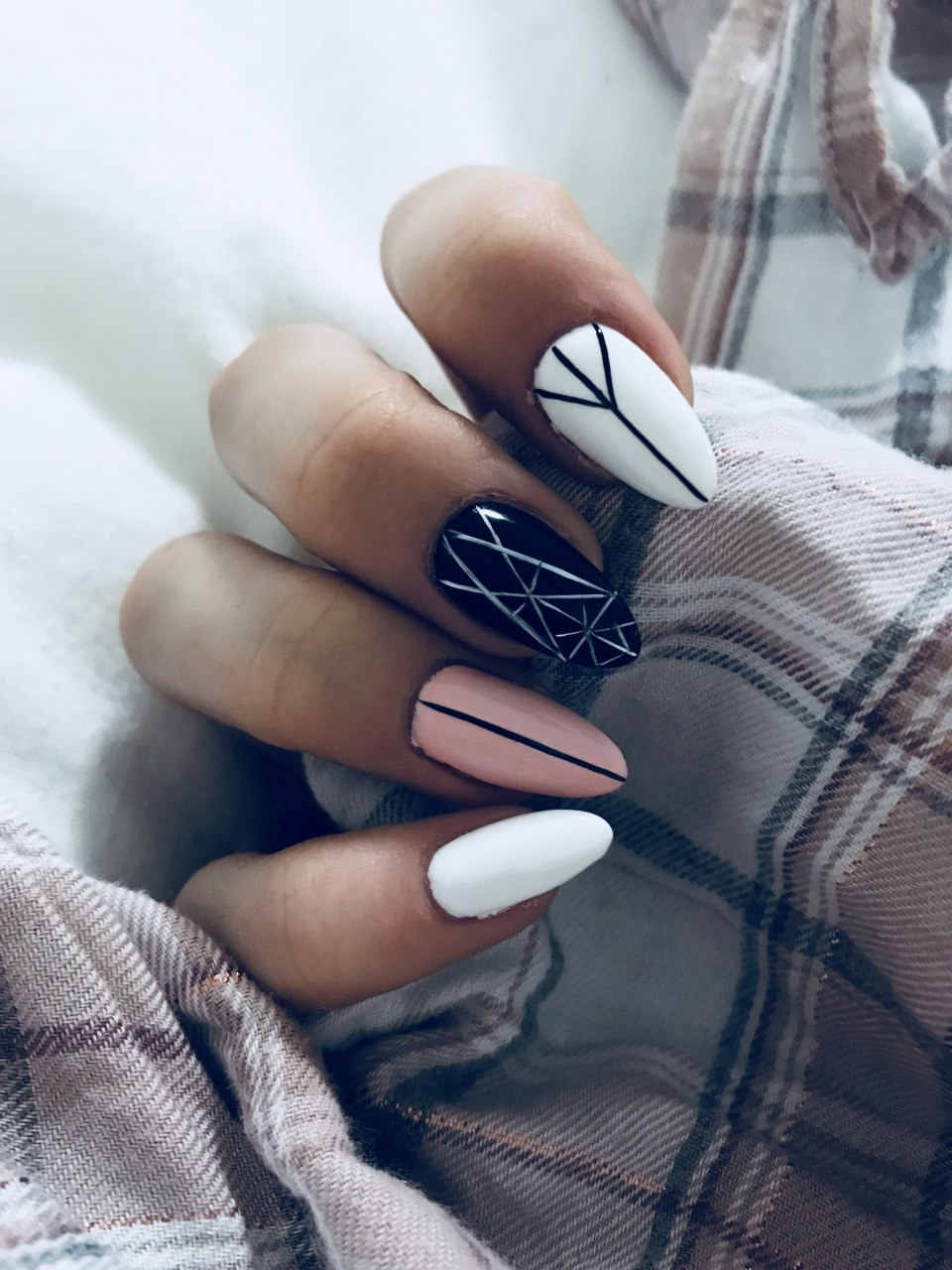 Маникюр в школу