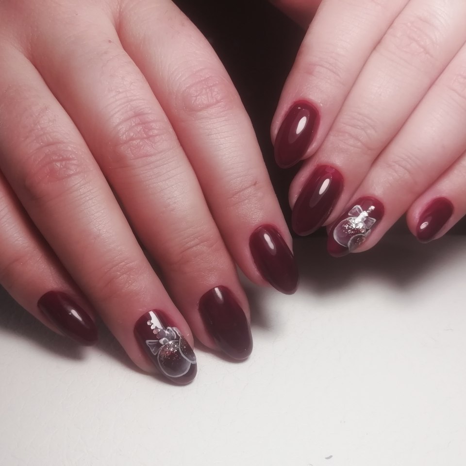 Маникюр бордо марсала бургунди