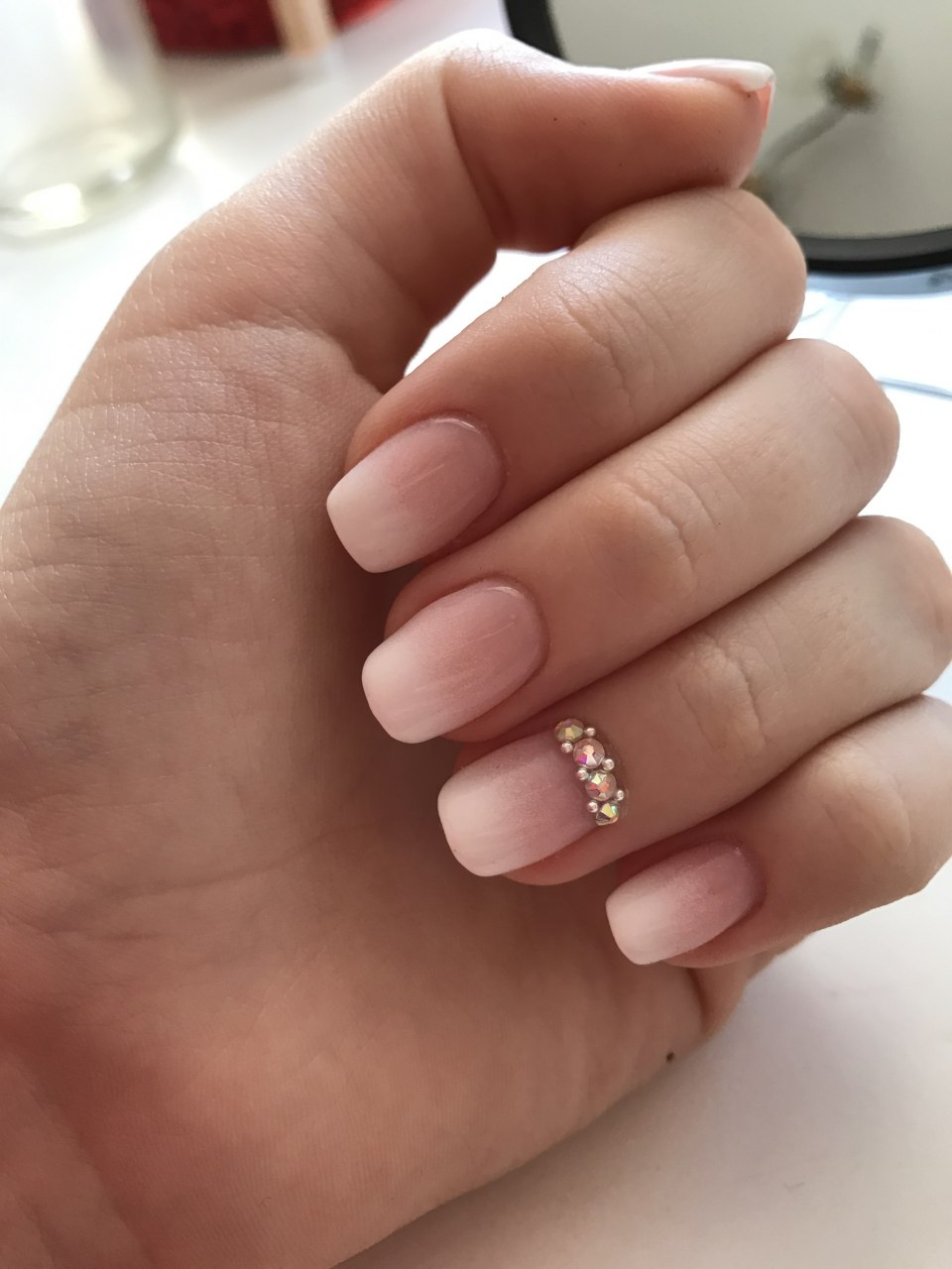 Нюд на короткие ногти