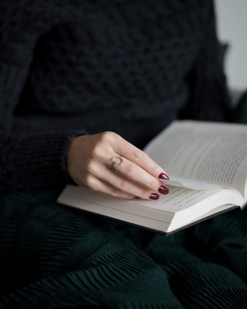 Книжка в руках