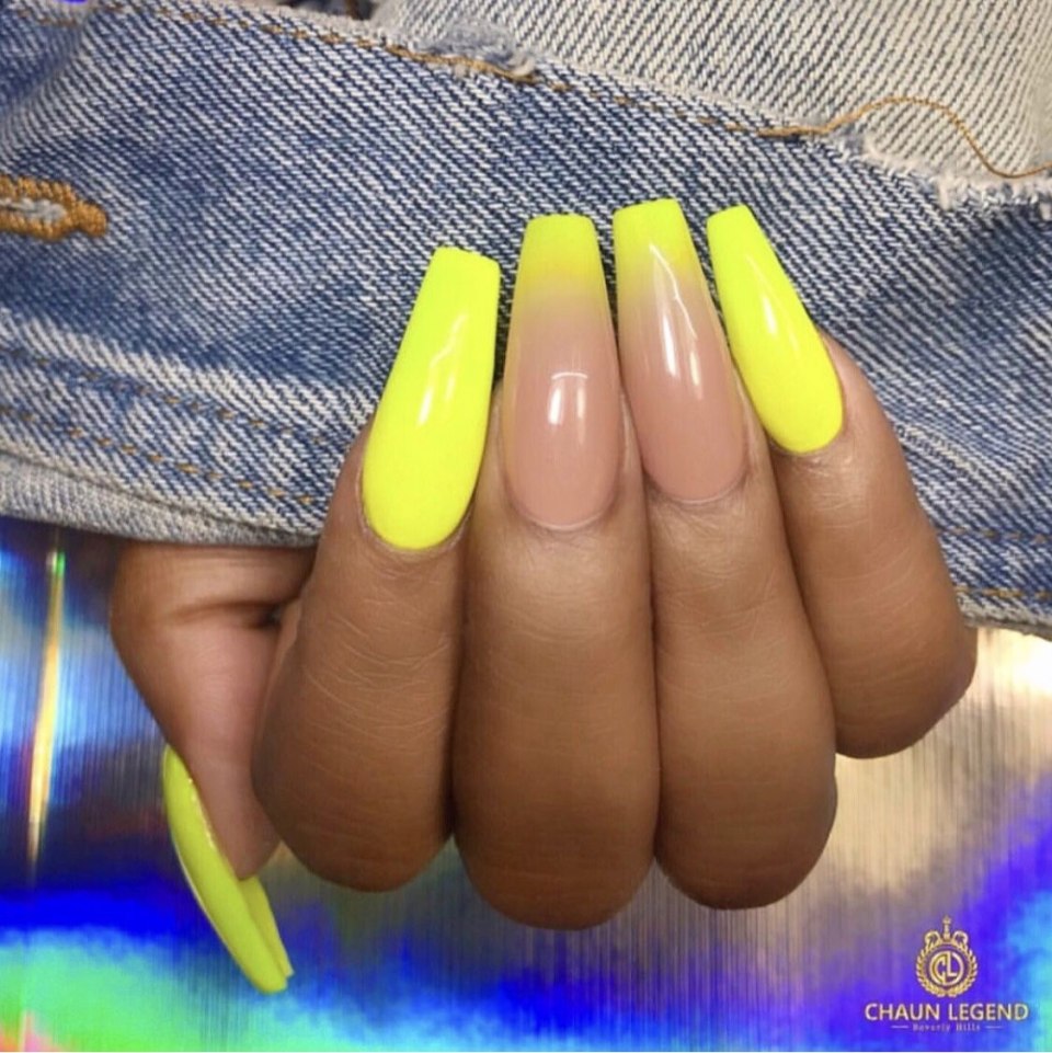 Лак для ногтей неоновый желтый