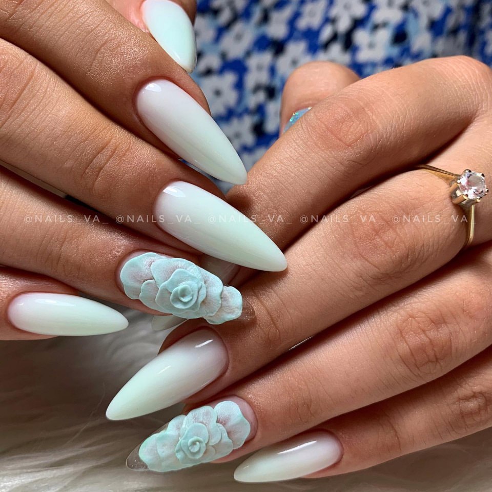 Светлые длинные ногти