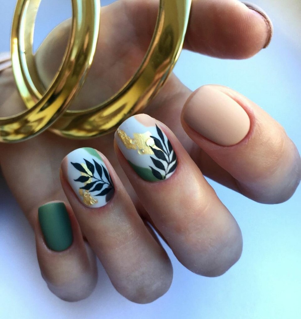 Эксклюзивный маникюр на короткие ногти