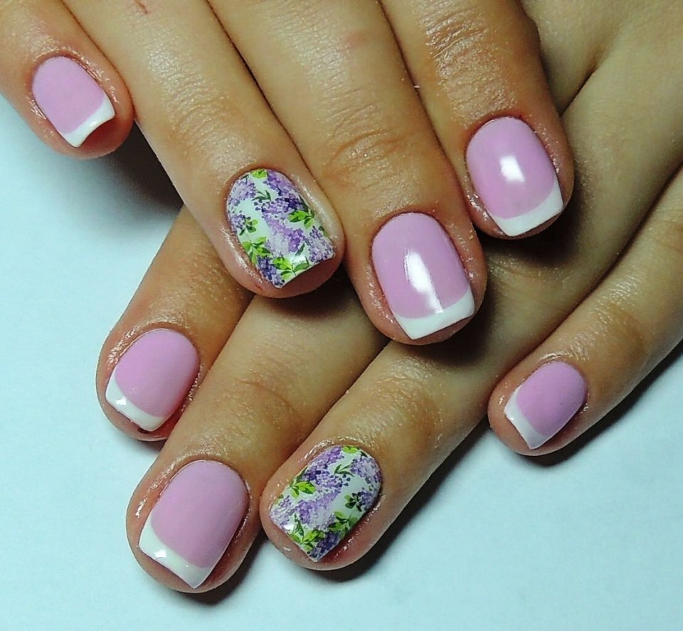 Маникюр на короткие ногти со слайдерами