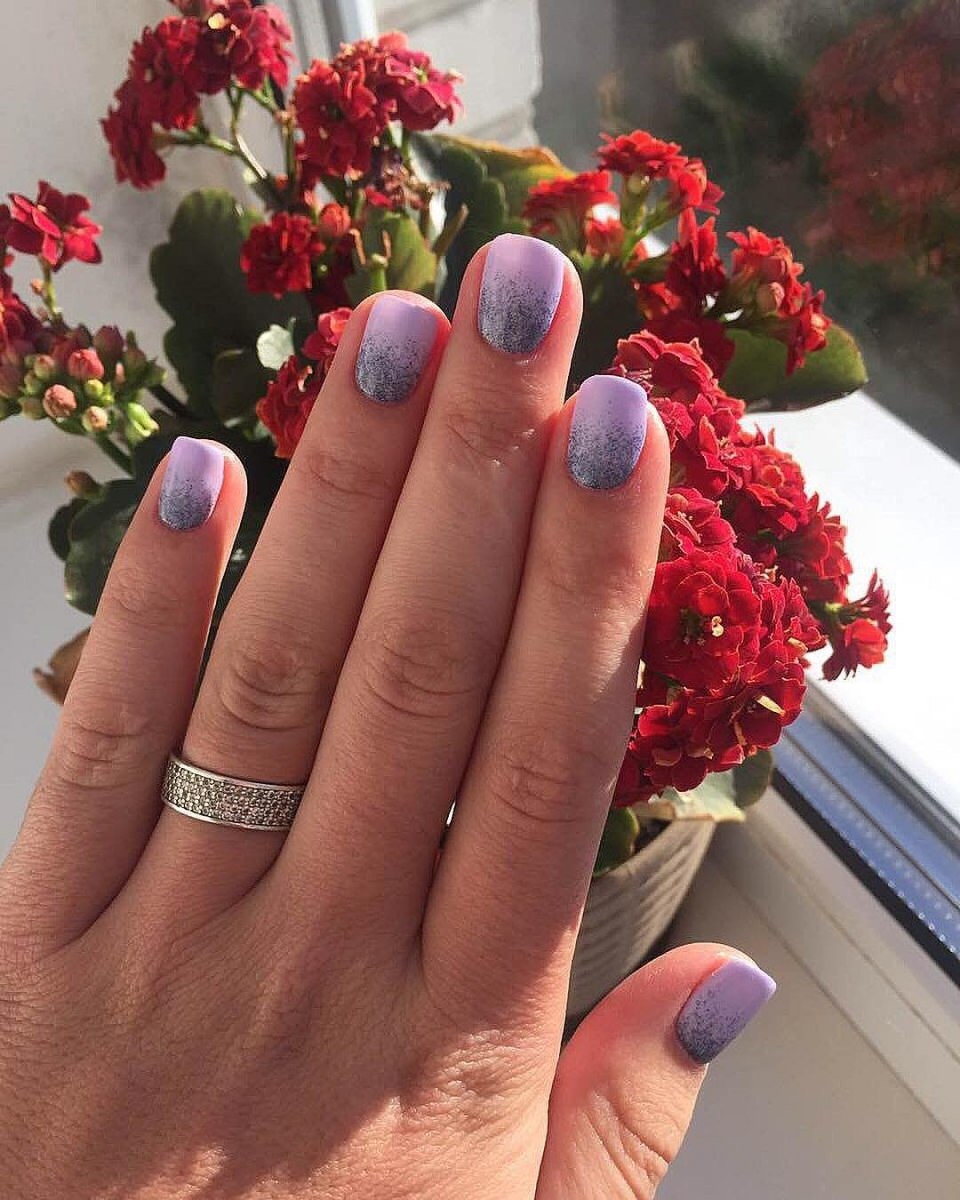 Маникюр под цветнонтей