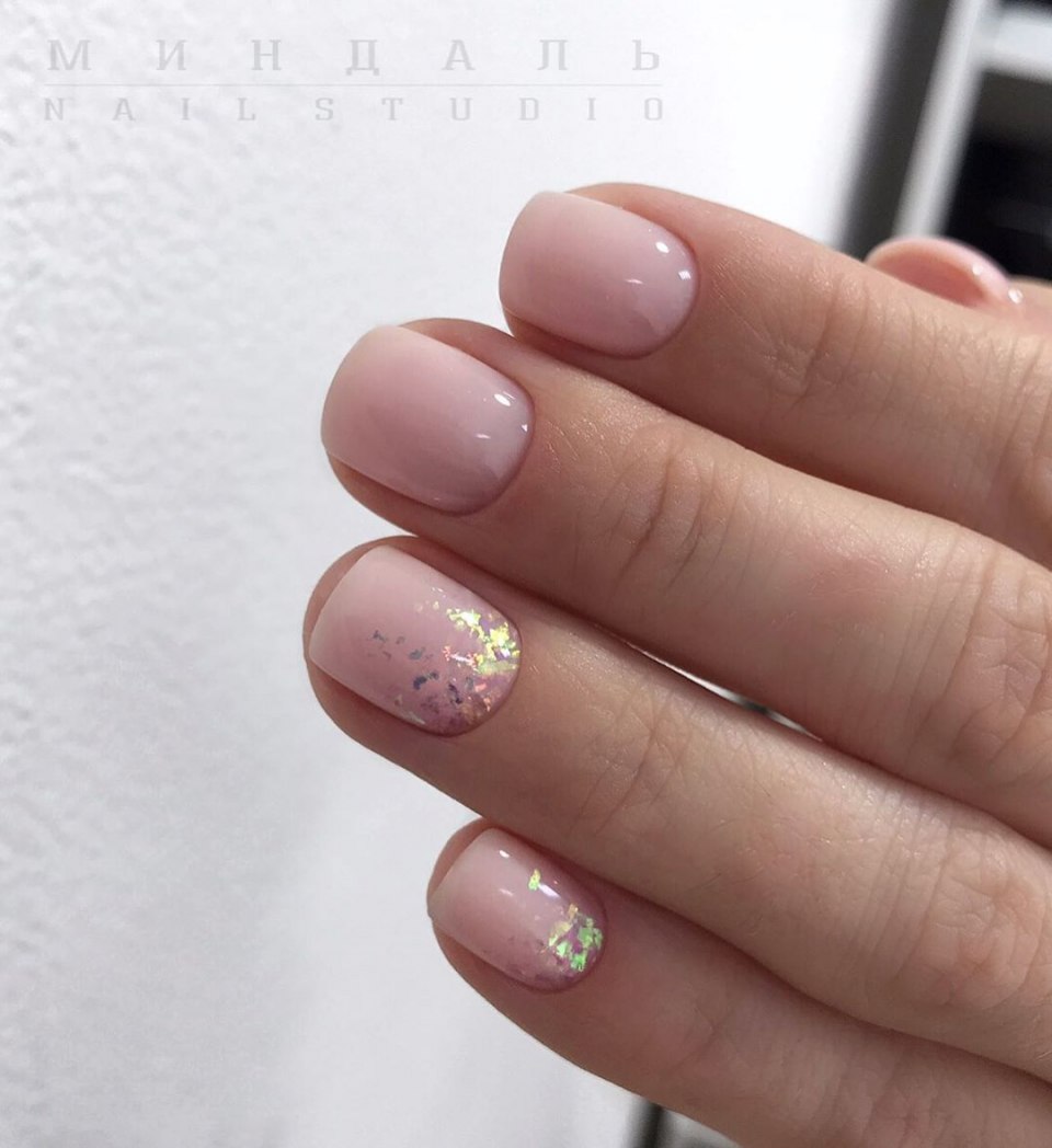 Нежный маникюр