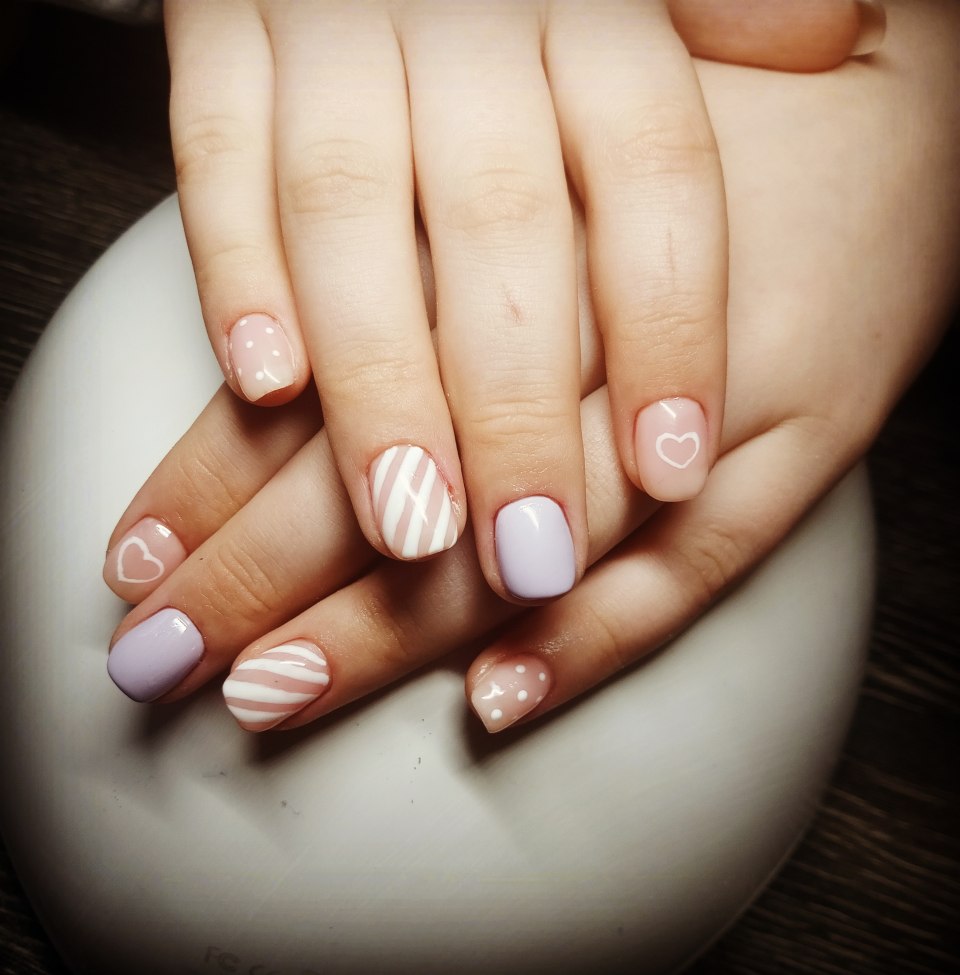 Ногти светло розовые