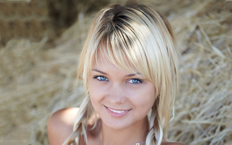 Каре с косой челкой