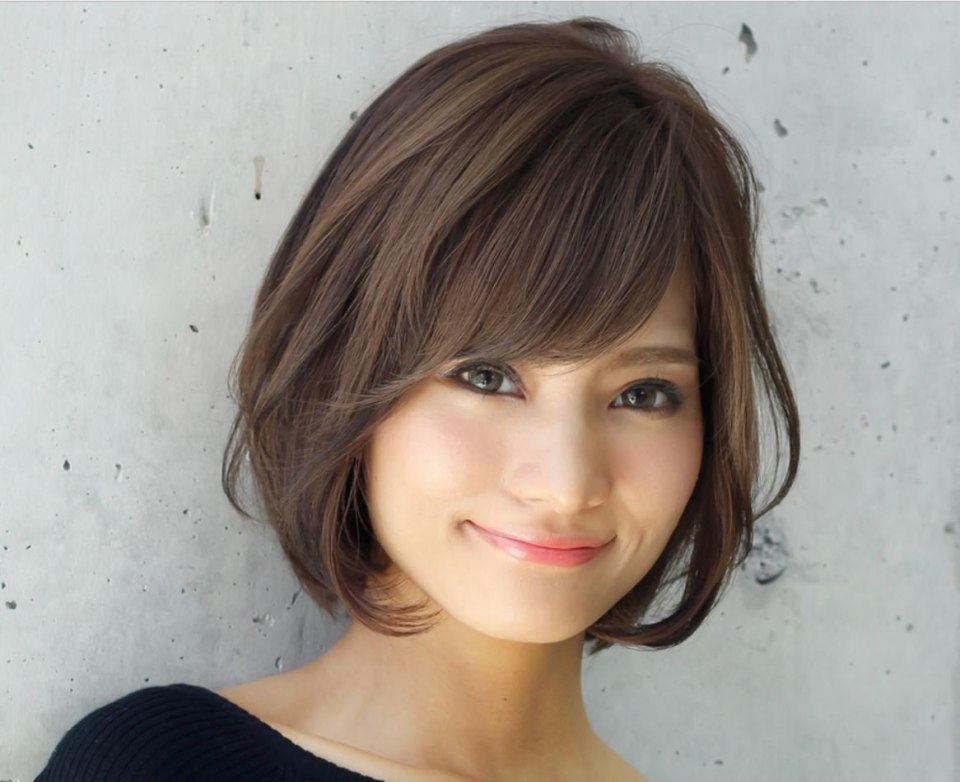 Эмма Стоун челка арка