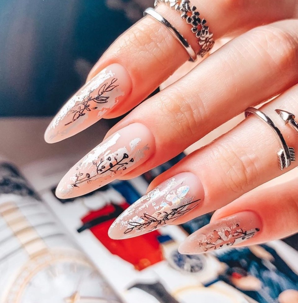 Очень красивый маникюр на длинные ногти