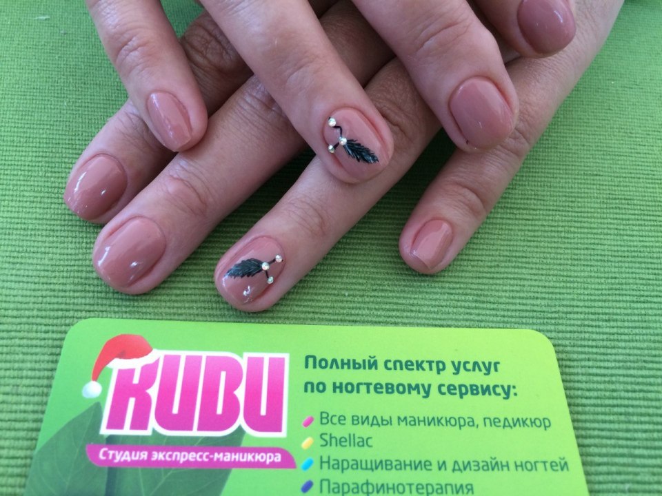 Простые вензеля на ногтях