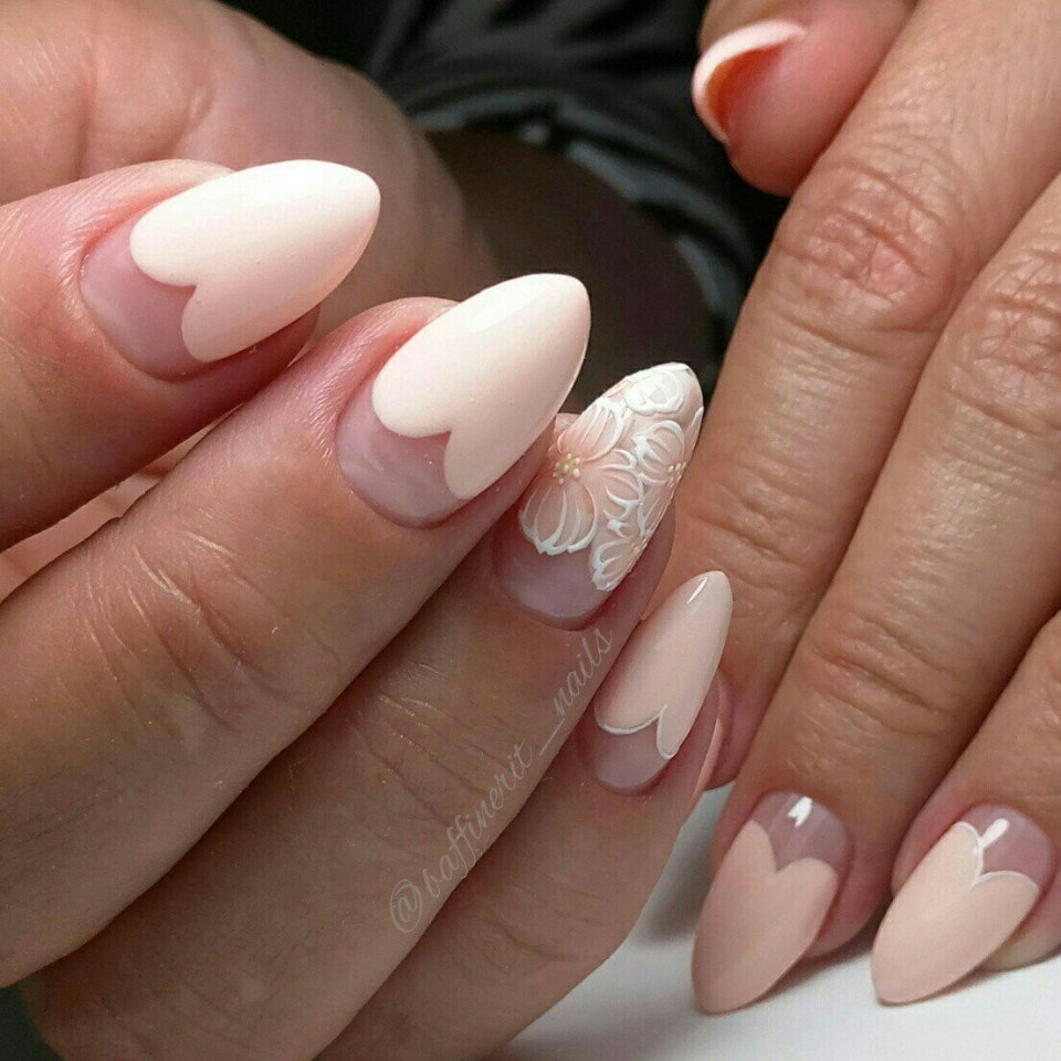 Красивый френч на овальные ногти