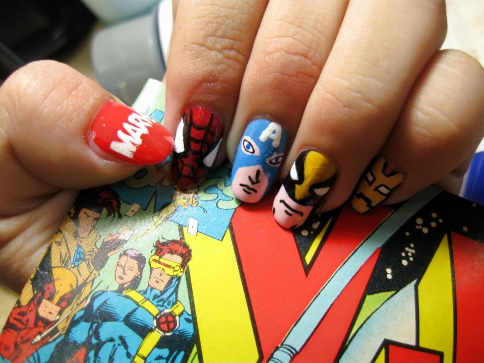 Маникюр в стиле комиксов