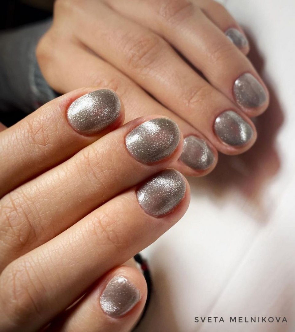 Маникюр на короткие ногти кошачий глаз