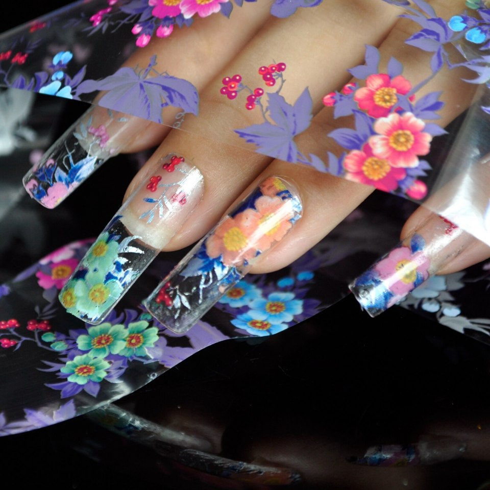 Фольга с цветами для ногтей