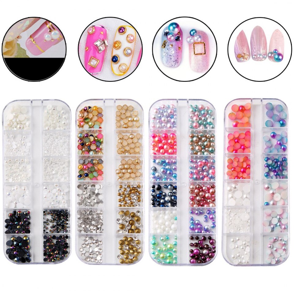 Прозрачные ногти с наклейками