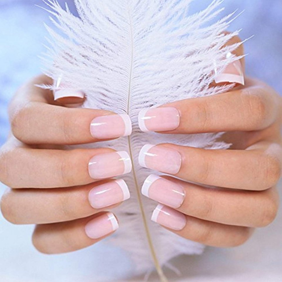 Маникюр с белыми кончиками