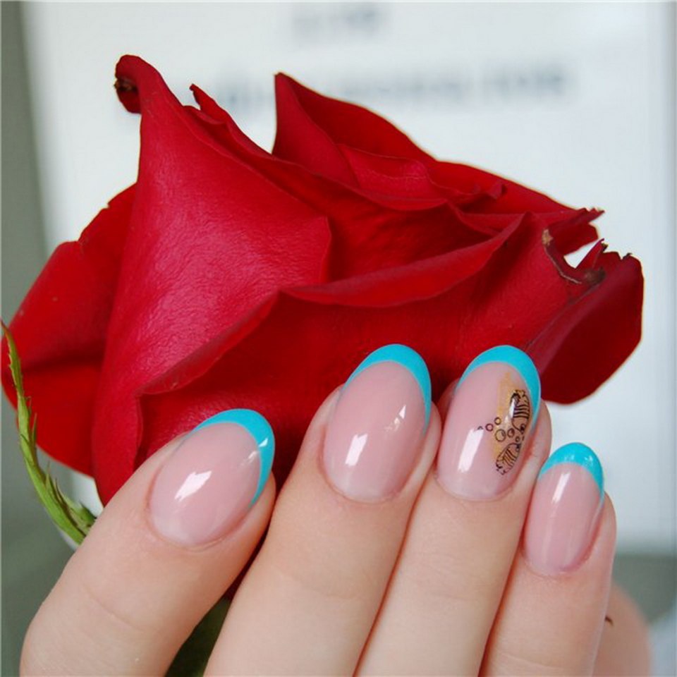 Маникюр френч на круглую форму ногтей