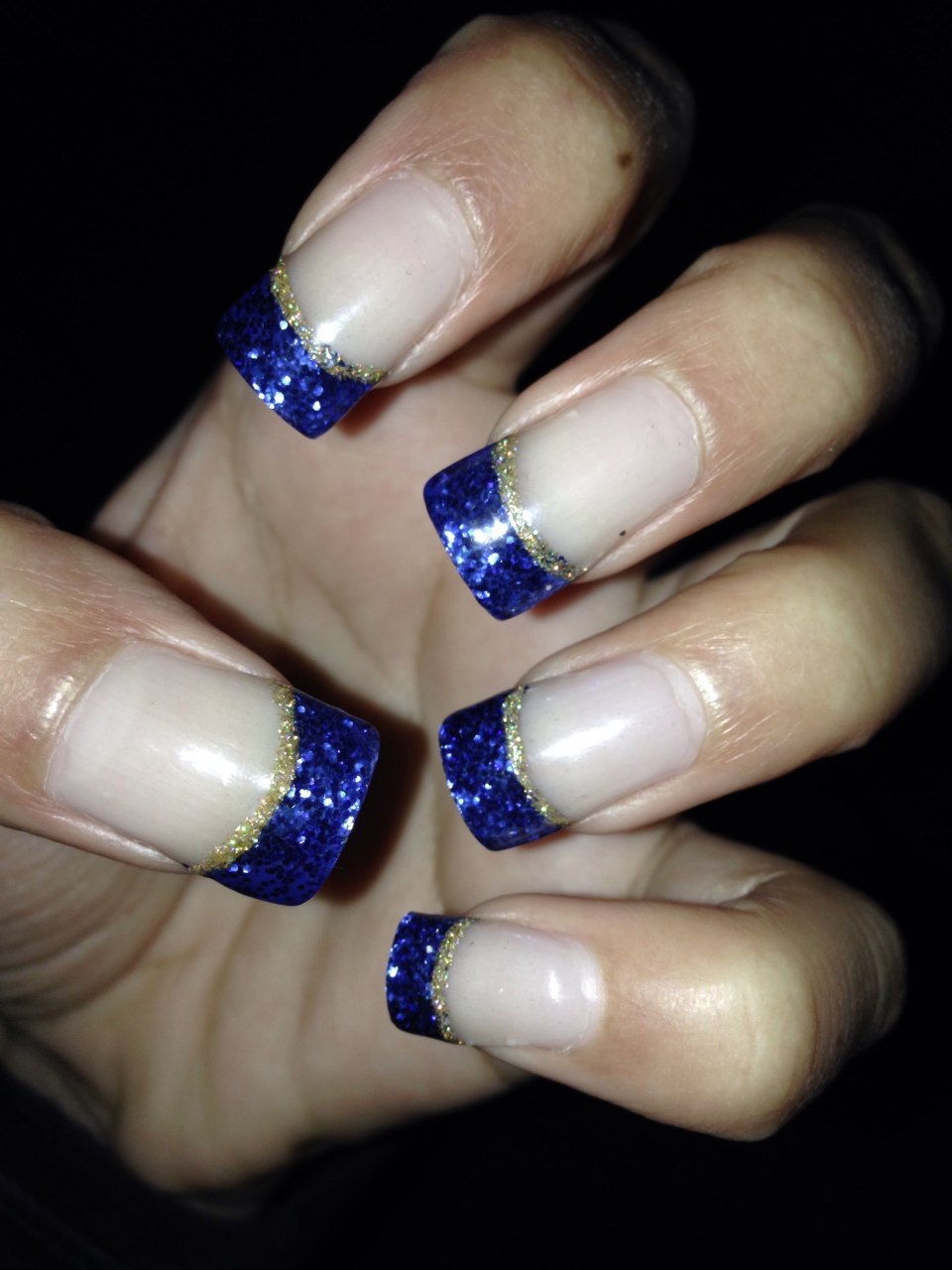 Маникюр френч синий с блестками