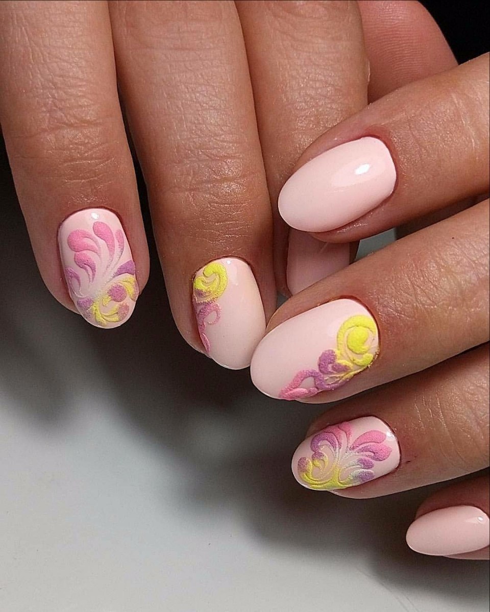 Маникюр Весна