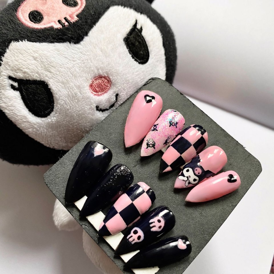 Ногти Kitty Kuromi